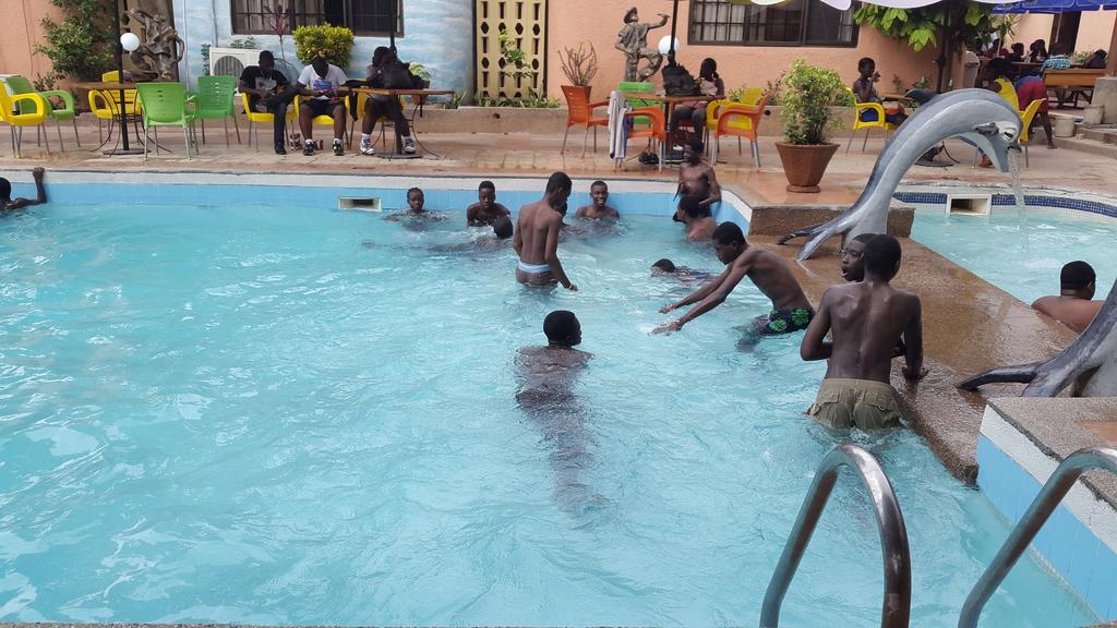 Sir Max Hotel Kumasi Exterior foto